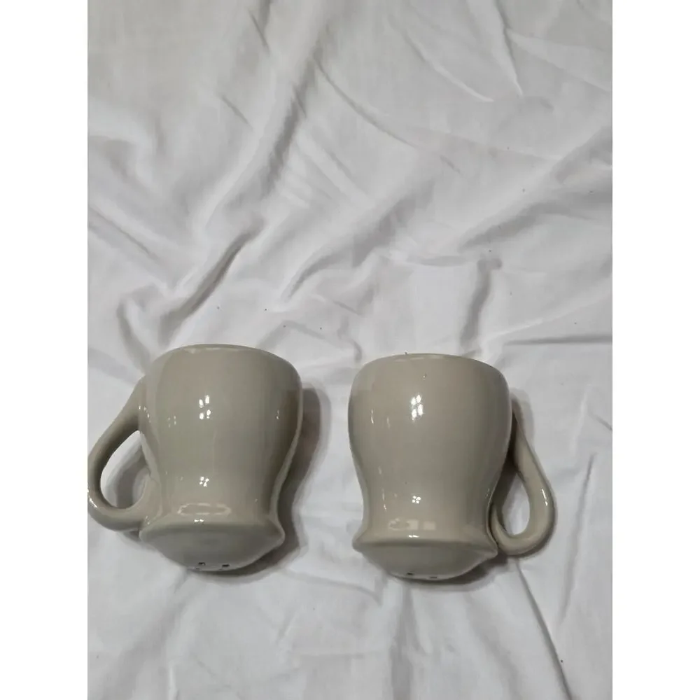 Vtg Hermitage Pottery Farmhouse Salt & Pepper Shakers